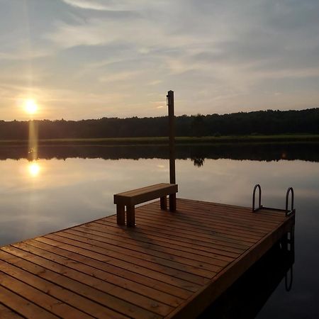 Poconos Brand New Lakefront Oasis 1 Acre, Hottub Gameroom Firepits Talk About Privacy Albrightsville Eksteriør billede